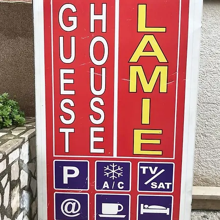 Lamie Guest house *