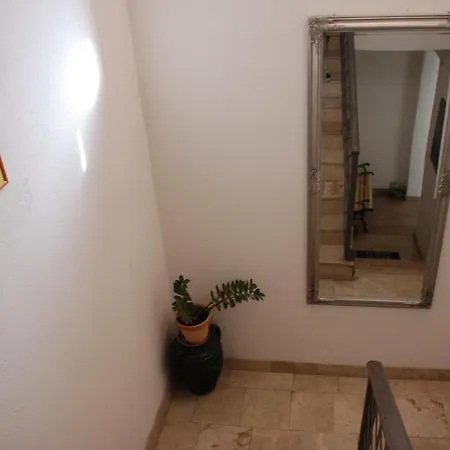Lamie Guest house